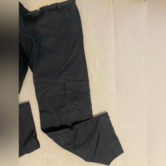 Gap maternity cargo pants black - Picture 2 of 4